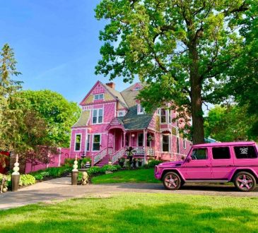 PinkCastle Babecation Hudson Wisconsin