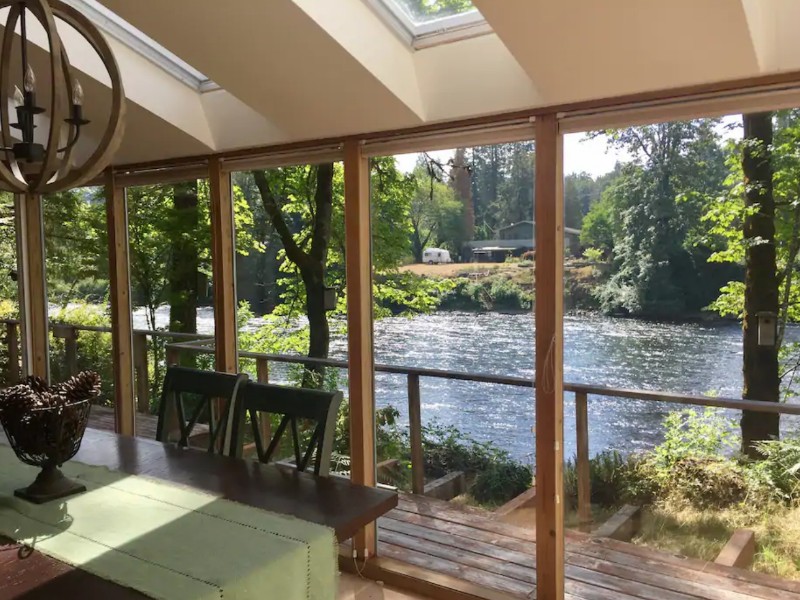 Relaxing house on Santiam River - Mill City